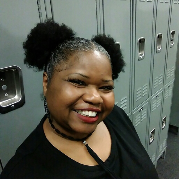 Meet your Posher, Fatima Mc - Picture 2 of 3